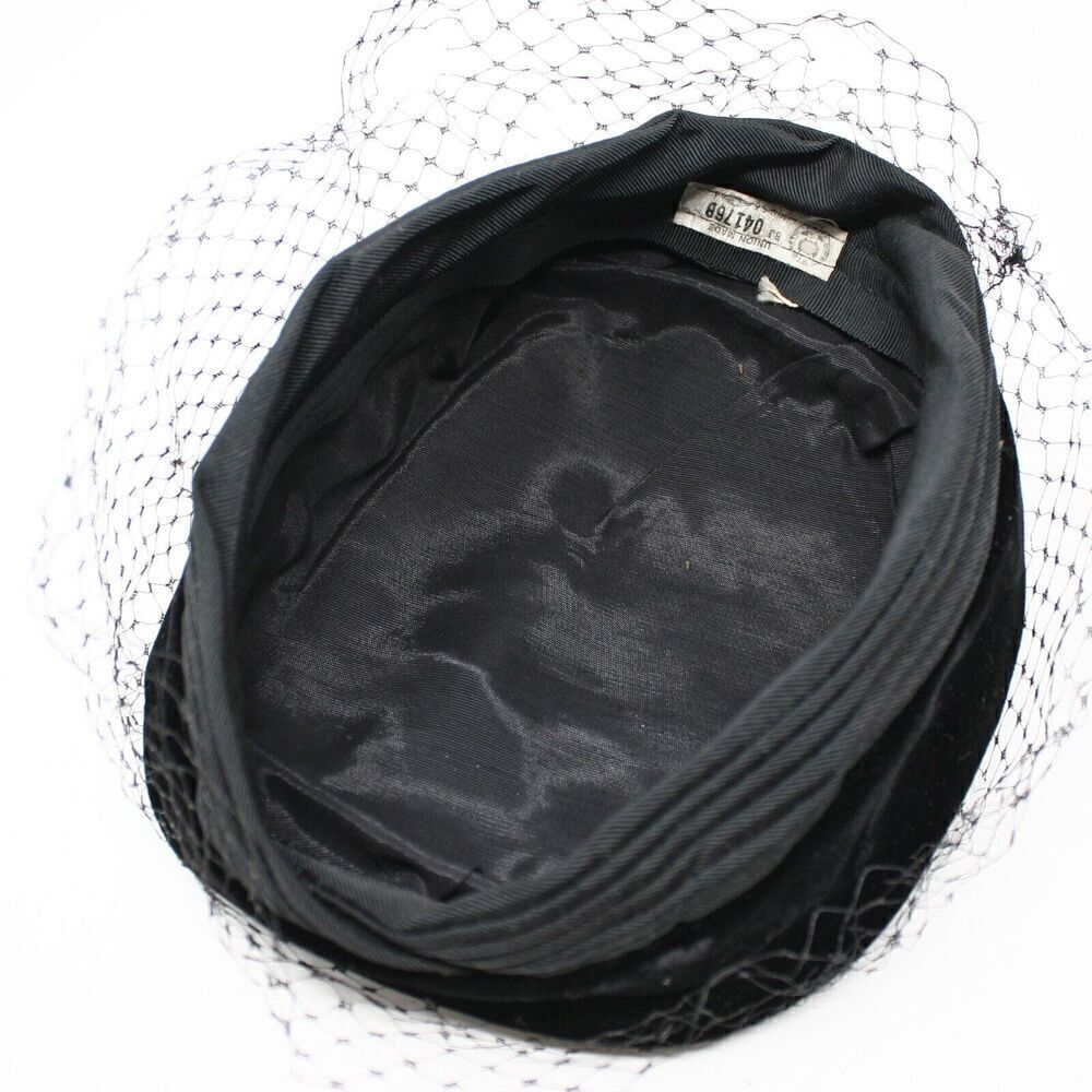 Vintage Black Velvet Hat Pillbox Turban Cocktail Style w Veil Union Tag -Hey Viv - Picture 4 of 7
